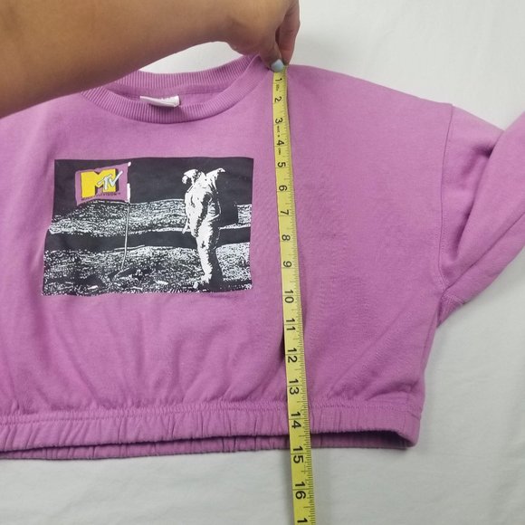 MTV Moon Man Women's Cropped Sweatshirt Medium - Picture 9 of 10